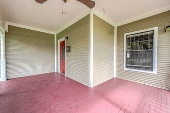 2245 N Austin Ave in Pearland, TX - Foto de edificio - Building Photo