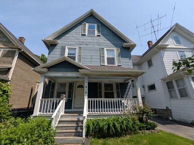 property at 918 S Goodman St