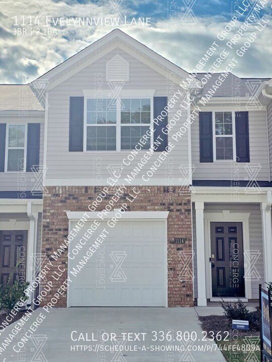 1114 Evelynnview Ln in Kernersville, NC - Foto de edificio