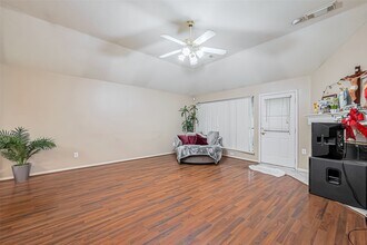 10323 Emerald Pine Dr in Houston, TX - Building Photo - Building Photo