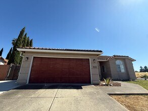 4500 Thira Way in Elk Grove, CA - Building Photo - Building Photo