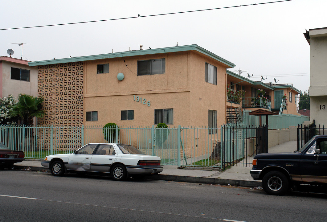 13126 S Vermont Ave in Gardena, CA - Building Photo