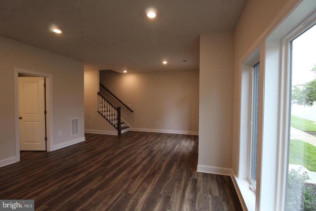 22466 Foundation Dr in Ashburn, VA - Building Photo