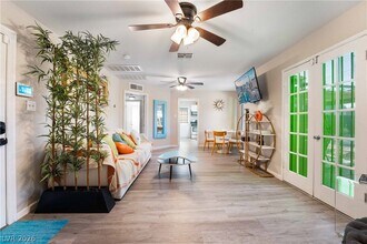 1021 Griffith Ave in Las Vegas, NV - Building Photo - Building Photo