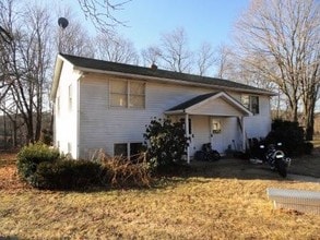 300 Fitchville Rd in Bozrah, CT - Building Photo - Building Photo