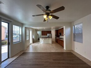 10521 Foggy Glen Ave in Las Vegas, NV - Building Photo - Building Photo
