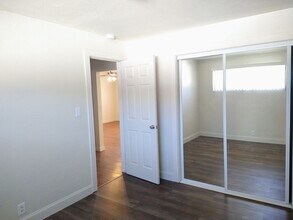 610-616 Iris Dr in Redding, CA - Building Photo - Building Photo