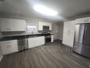 2916 Carriage Ln in Atlanta, GA - Building Photo - Building Photo