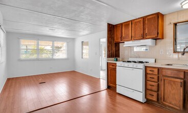 209 50th Avenue Plz E in Bradenton, FL - Building Photo - Building Photo