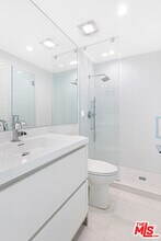 2419 Ocean Front Walk in Venice, CA - Building Photo - Building Photo