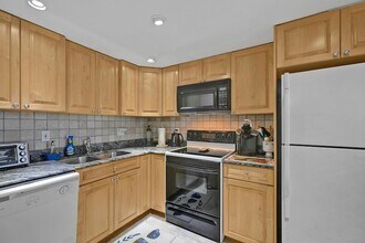 3590 S Ocean Blvd, Unit 306 in South Palm Beach, FL - Foto de edificio - Building Photo