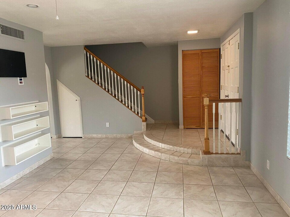 8365 E Indian School Rd in Scottsdale, AZ - Building Photo