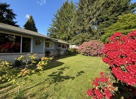 26714 NE Valley St in Duvall, WA - Building Photo