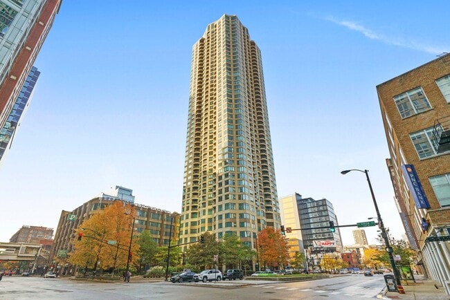 property at 400 N La Salle Dr