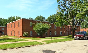 Nelacrest Garden Apartments in Cleveland Heights, OH - Building Photo