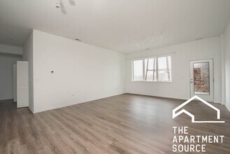 2550 S Wabash Ave, Unit 406 in Chicago, IL - Building Photo - Building Photo