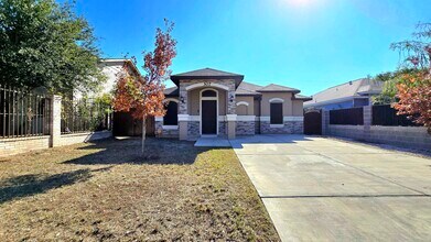 307 Santander Dr in Laredo, TX - Building Photo - Building Photo
