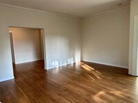 537 N Windsor Blvd, Unit Larchmont Village Apt. in Los Angeles, CA - Building Photo - Building Photo