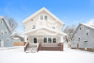 1027 Delia Ave in Akron, OH - Building Photo