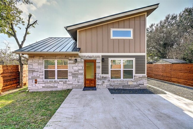 705 Blackson Ave in Austin, TX - Building Photo - Building Photo
