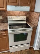 10046 S Nob Hill Cir in Tamarac, FL - Building Photo - Building Photo