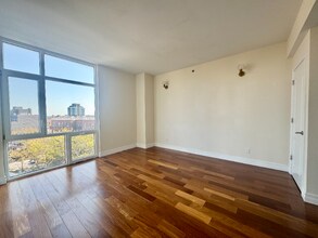 65-18 Austin St in Queens, NY - Building Photo - Building Photo