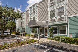 Peppertree in Metairie, LA - Building Photo