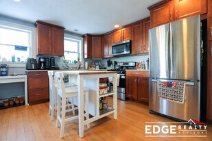 9 Baldwin Pl in Boston, MA - Building Photo