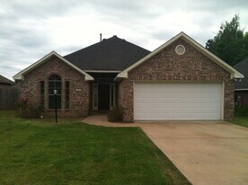 131 Satinwood Cir in Haughton, LA - Building Photo