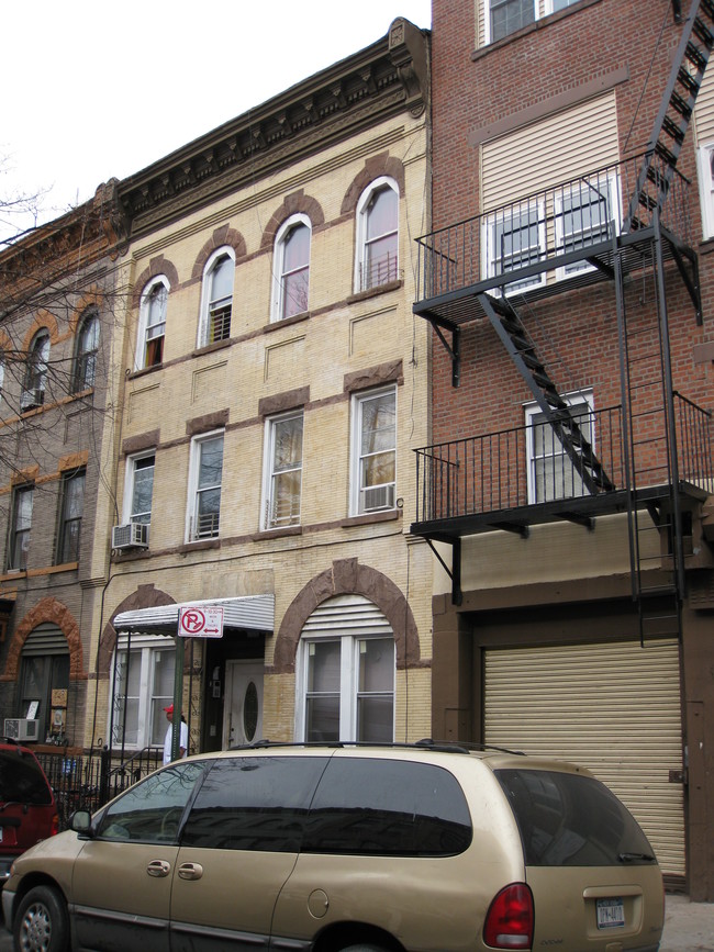 261 Stanhope St in Brooklyn, NY - Building Photo - Building Photo