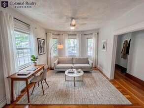 94 Boylston St, Unit 1 in Watertown, MA - Foto de edificio - Building Photo