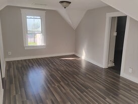 1325 Jefferson Ave in Shelbyville, IN - Building Photo