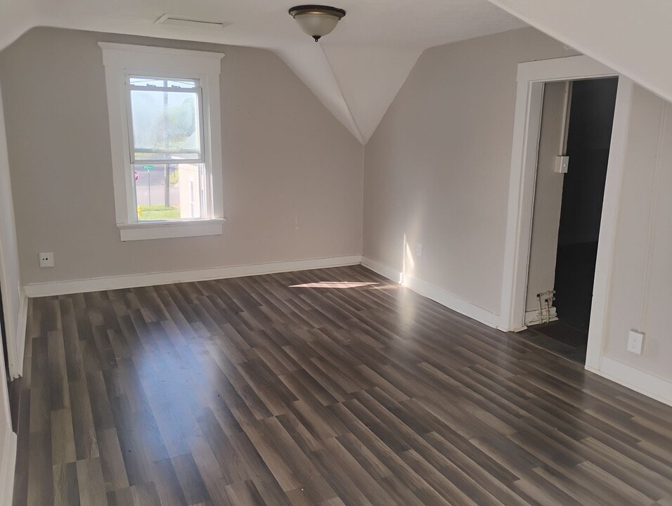 1325 Jefferson Ave in Shelbyville, IN - Building Photo