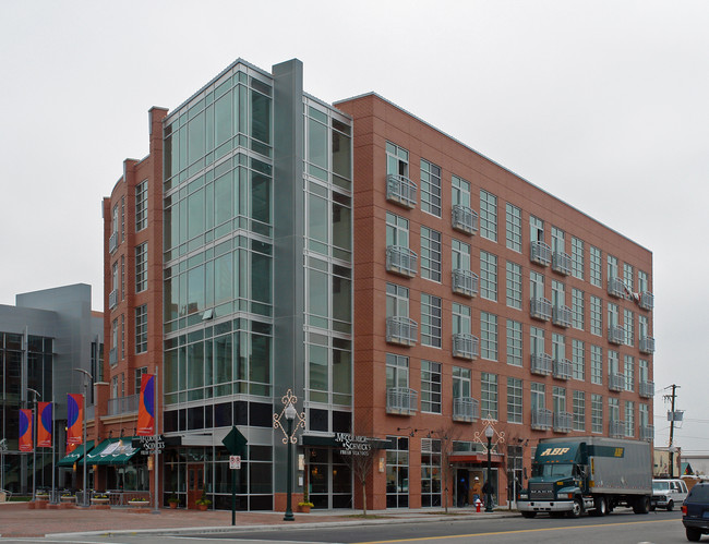 Studio 56 Lofts - Block 6 in Virginia Beach, VA - Foto de edificio - Building Photo