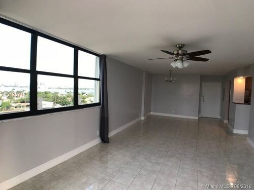 2450 NE 135th St-Unit -9B in North Miami, FL - Building Photo - Building Photo