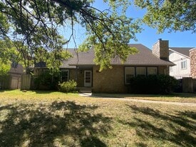 1033 E Redwood Rd in Derby, KS - Building Photo