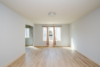 185 Sickles Ave, Unit #2 in San Francisco, CA - Building Photo - Building Photo