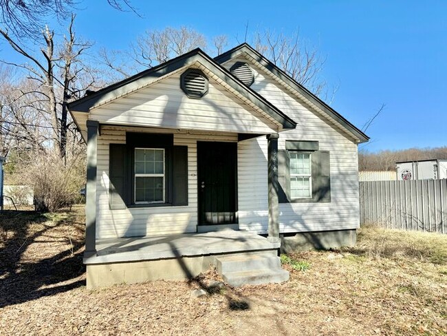 3634 Pearson Rd in Memphis, TN - Foto de edificio - Building Photo