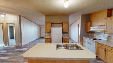 202 Bunker Ct in Fountain Inn, SC - Building Photo - Building Photo