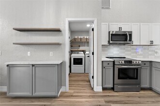 523 Napa Valley Cir in Valrico, FL - Building Photo - Building Photo