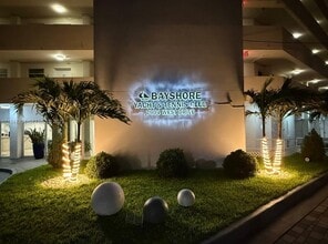 7904 West Dr in North Bay Village, FL - Building Photo - Building Photo