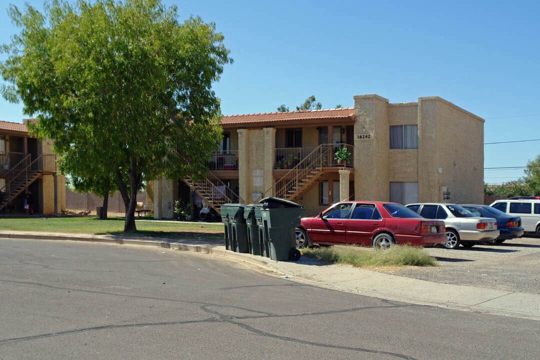 16242-& 16256 N 28th Pl in Phoenix, AZ - Building Photo