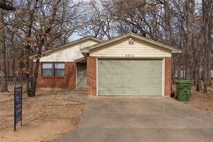 4938 Blue Water Cir in Granbury, TX - Building Photo
