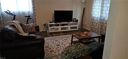 3201 Woodbaugh Dr in Chesapeake, VA - Foto de edificio - Building Photo