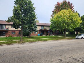 Hometown Harbor Apartments in Fond du Lac, WI - Foto de edificio - Building Photo
