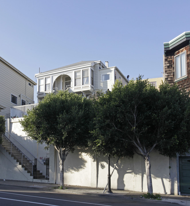 3340 San Bruno Ave in San Francisco, CA - Building Photo