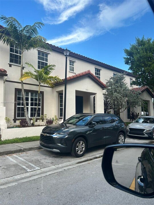 9491 SW 171st Pl in Miami, FL - Building Photo