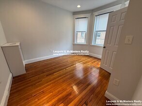 15 Park Dr in Boston, MA - Foto de edificio - Building Photo