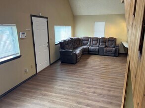 537 Seminary Ave in Tahlequah, OK - Building Photo - Building Photo