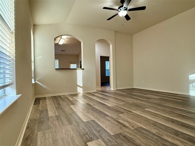 6326 Richland Hills Dr in Katy, TX - Foto de edificio - Building Photo